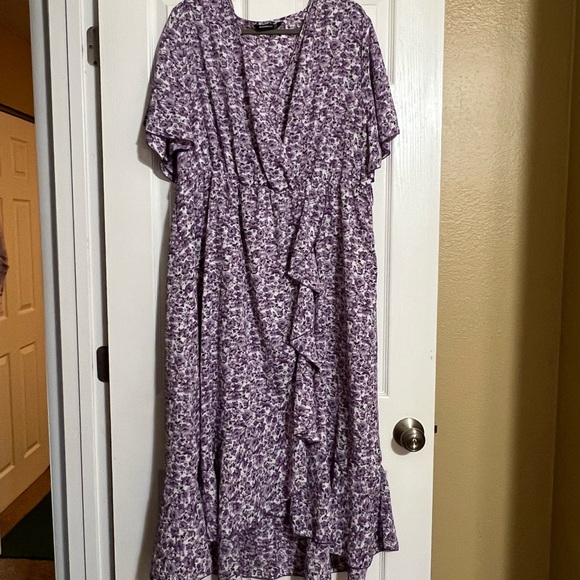 BloomChic Dresses & Skirts - BloomChic Purple Floral Ruffle Wrap-Style Midi Dress